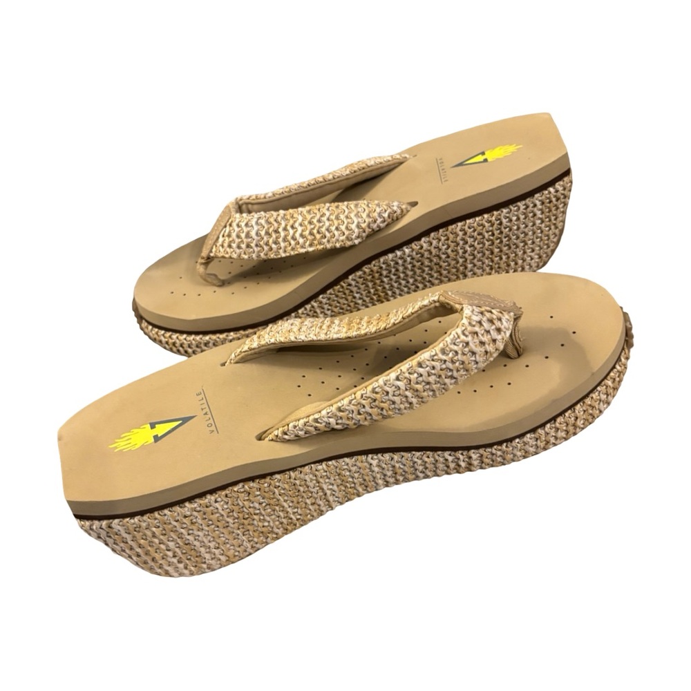 Volatile Beige Woven Platform Flip Flops - Picture 6 of 7